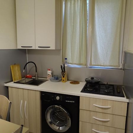 Vake Super Quiet And Comfy Apartment With A Yard Тбилиси Екстериор снимка