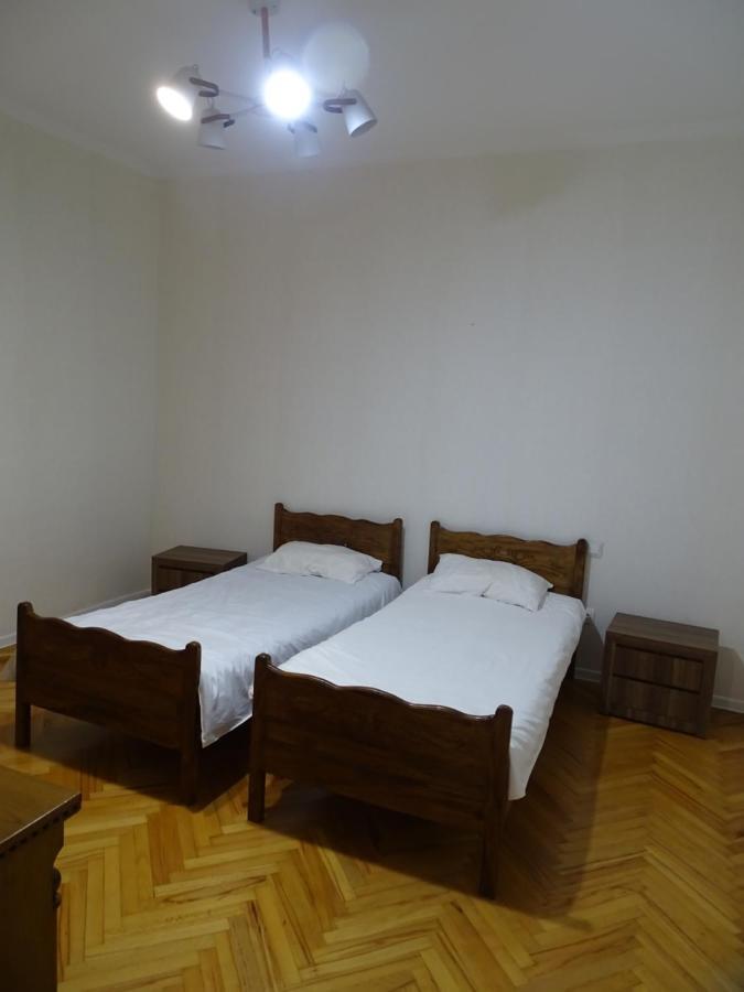 Vake Super Quiet And Comfy Apartment With A Yard Тбилиси Екстериор снимка