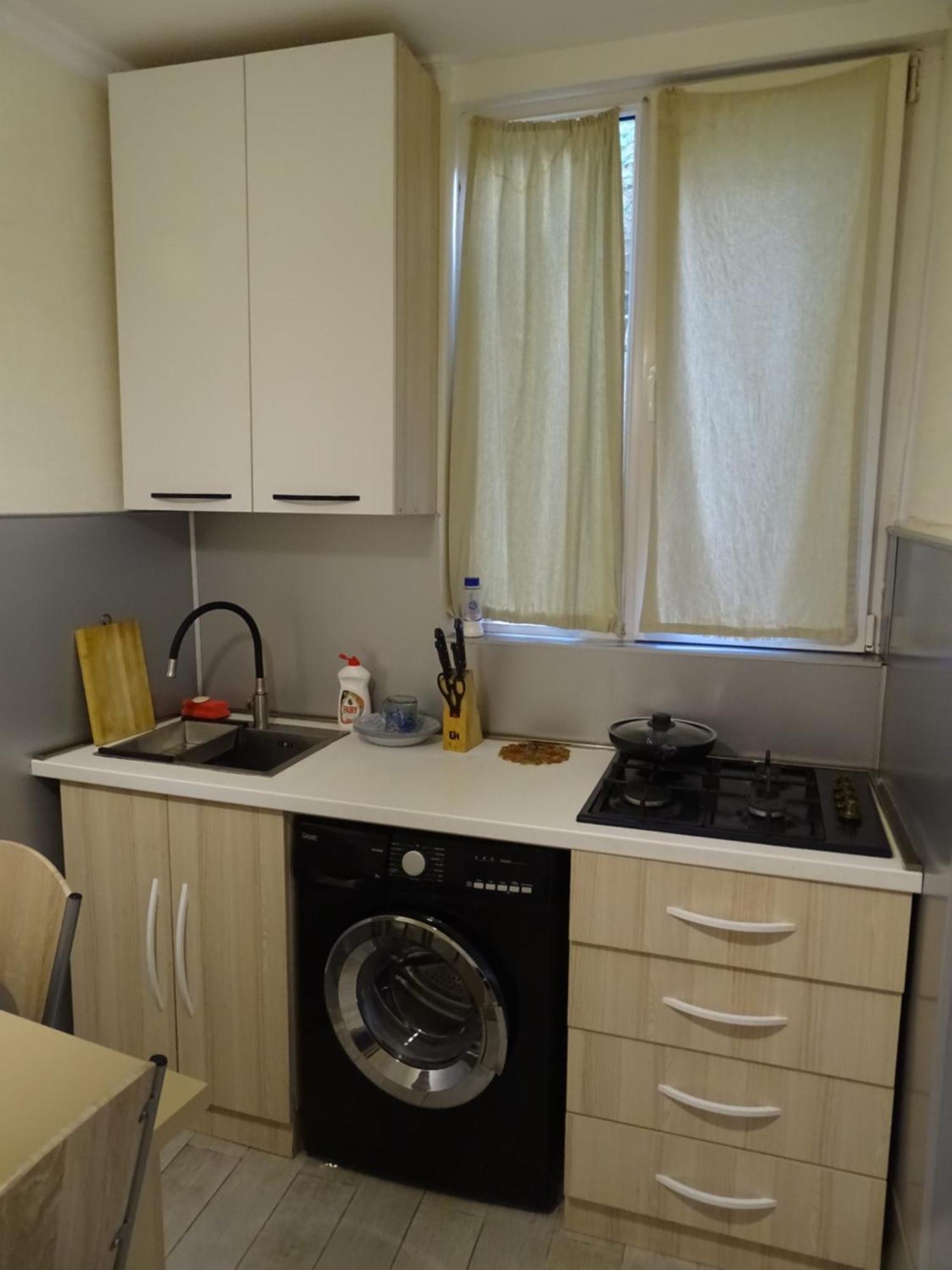 Vake Super Quiet And Comfy Apartment With A Yard Тбилиси Екстериор снимка